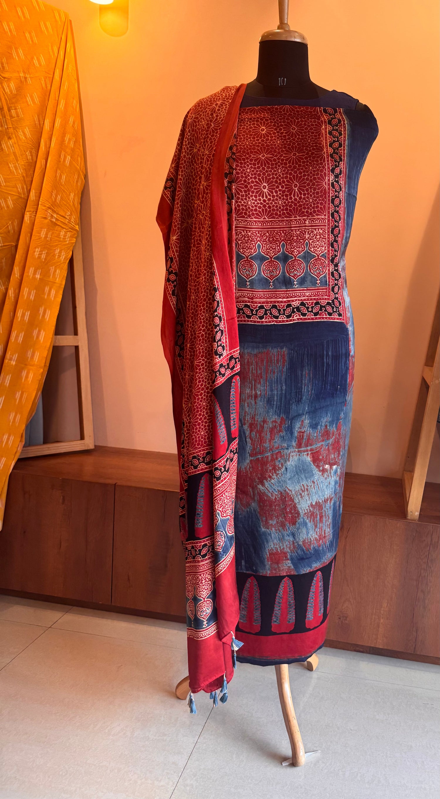 Kurta / Kurta Sets